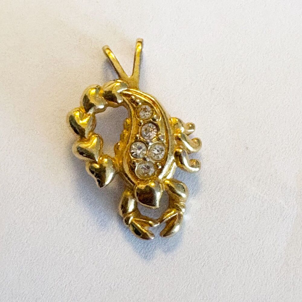 Vintage Avon Gold Tone Scorpion Zodiac  Pendant Charm Faux Diamonds Signed